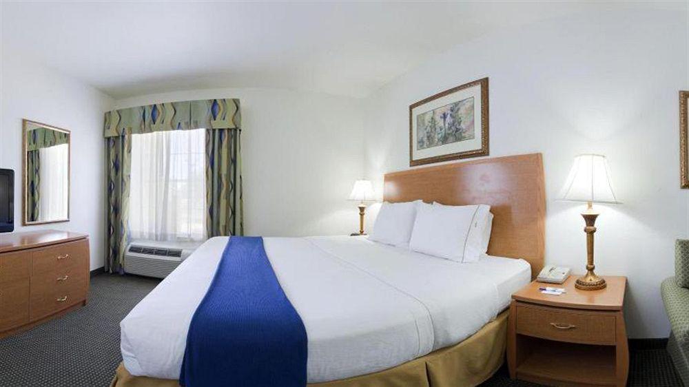 Holiday Inn Express Hotel & Suites Columbus By Ihg מראה חיצוני תמונה