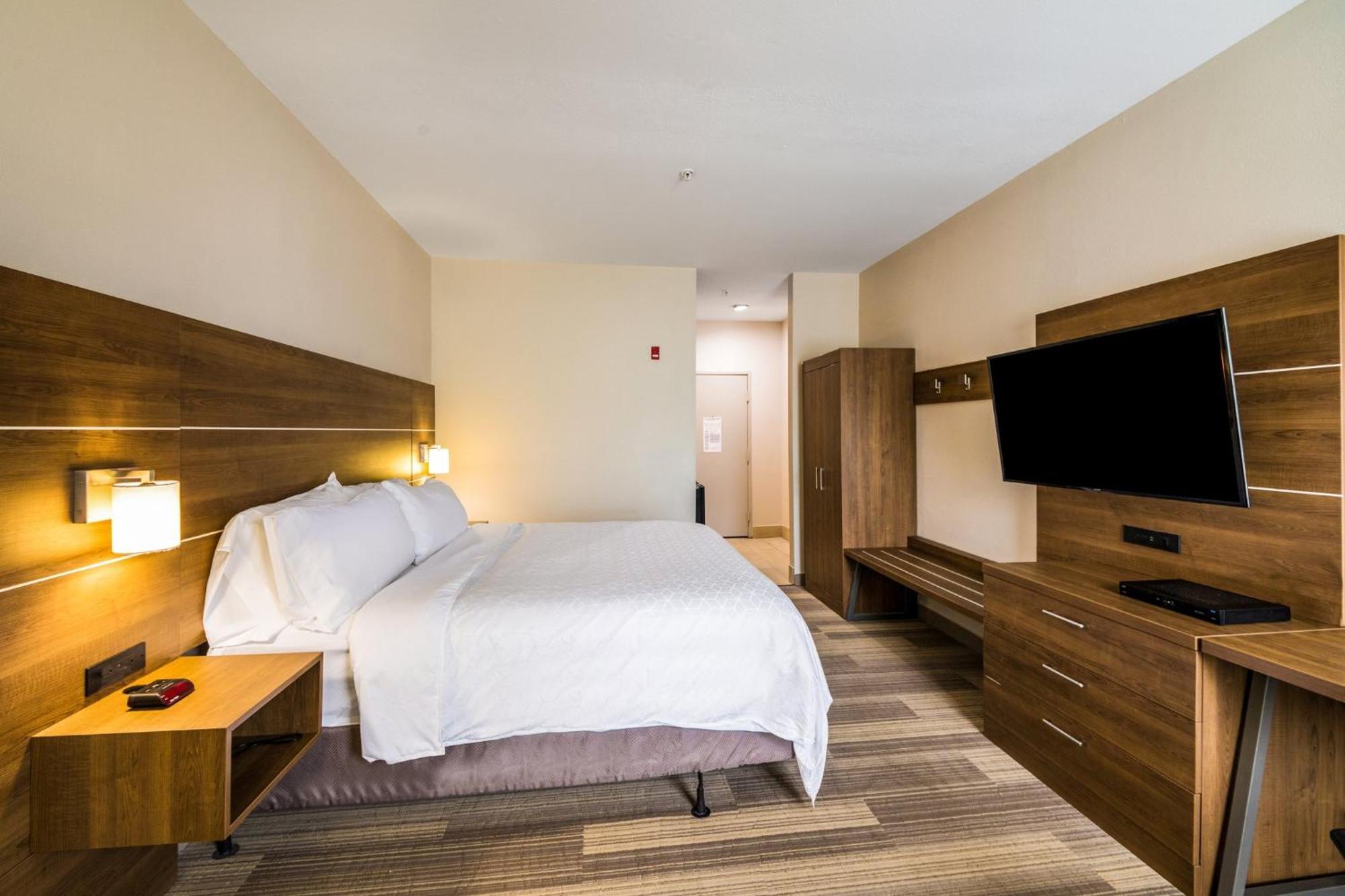Holiday Inn Express Hotel & Suites Columbus By Ihg מראה חיצוני תמונה