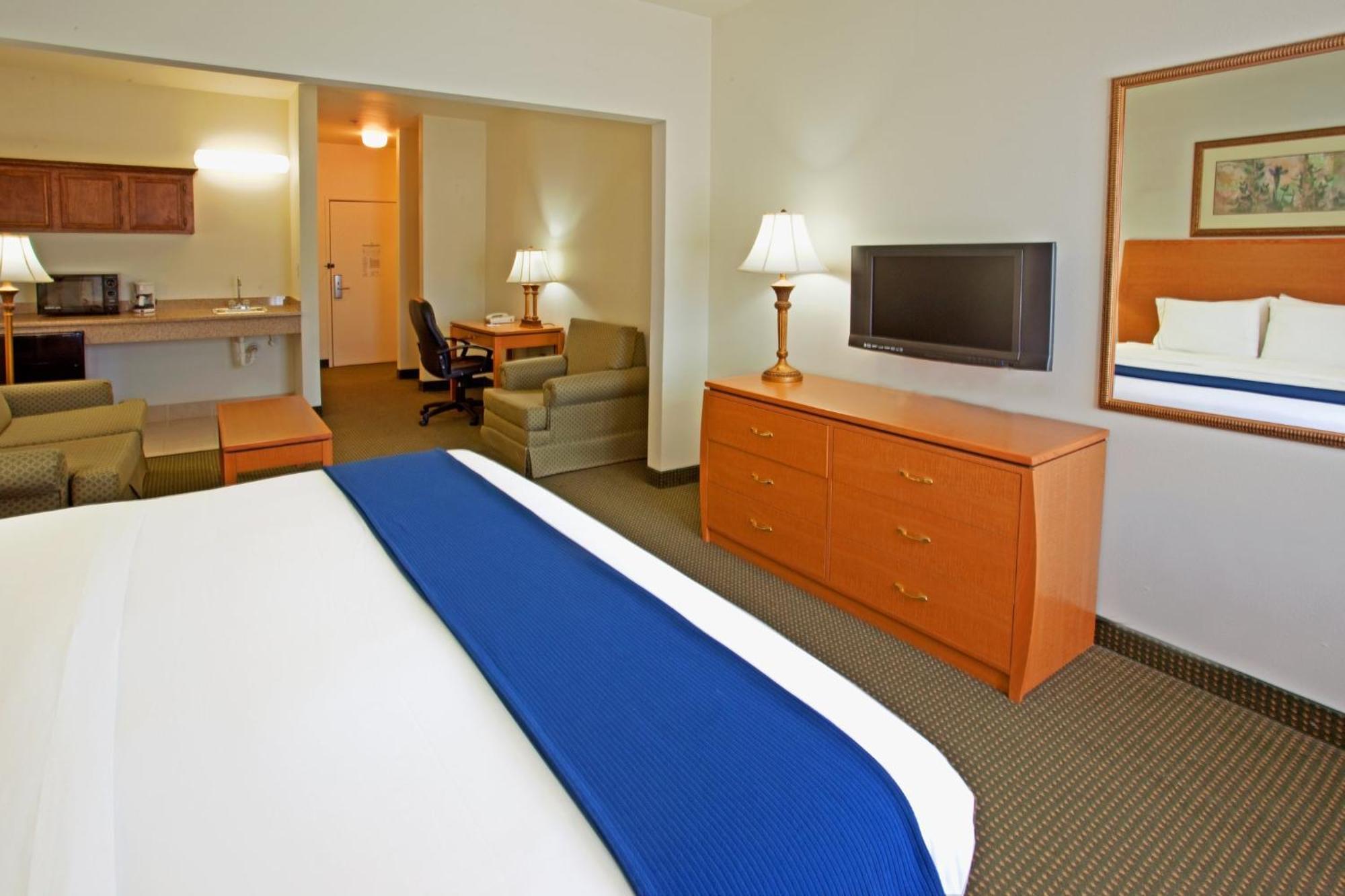 Holiday Inn Express Hotel & Suites Columbus By Ihg מראה חיצוני תמונה