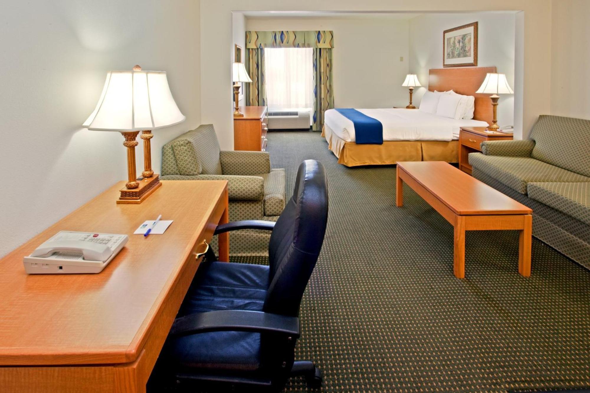 Holiday Inn Express Hotel & Suites Columbus By Ihg מראה חיצוני תמונה